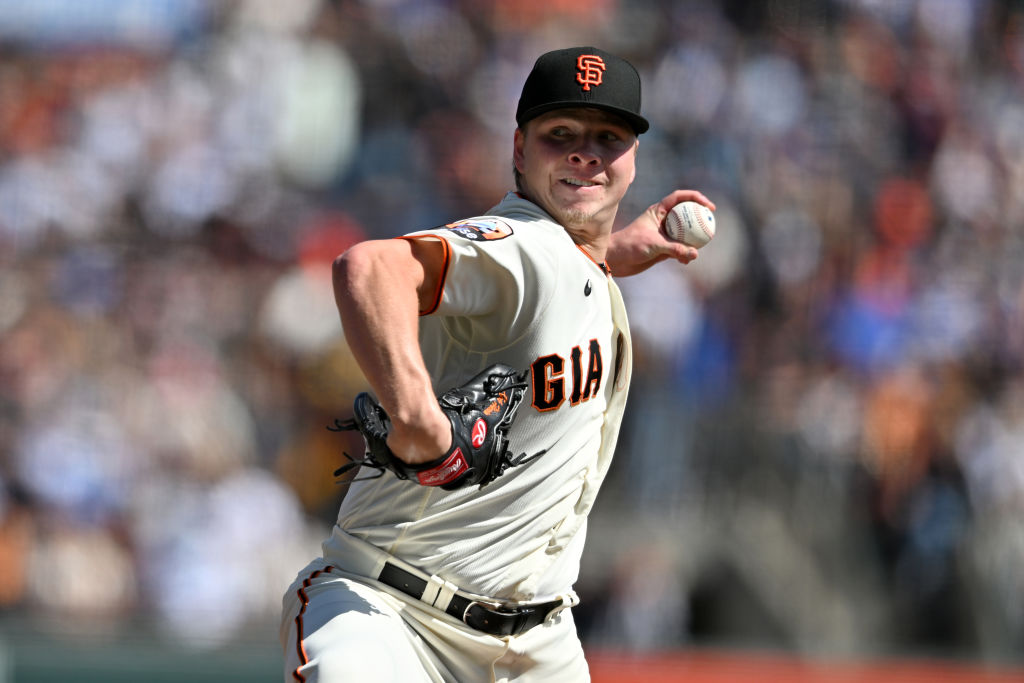 SAN FRANCISCO, CALIFORNIA - OCTOBER 1: Kyle Harrison #45 of the San Francisco Giants pitches agains...