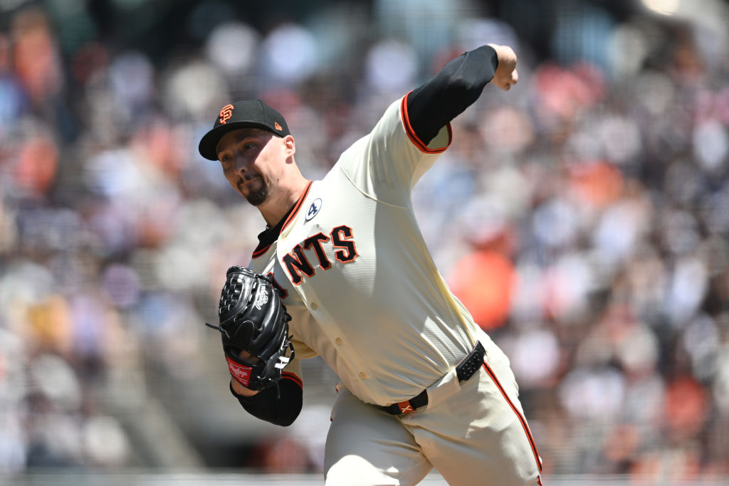 SAN FRANCISCO, CALIFORNIA - JUNE 2: Blake Snell #7 of the San Francisco Giants pitches in the first...